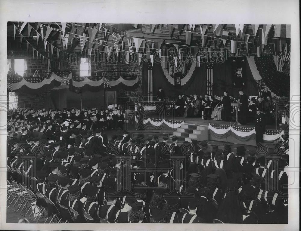 1946 Press Photo Fordham Gym at University holds Commencement New York - Historic Images