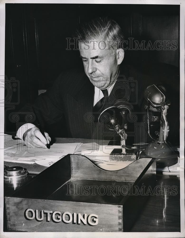 1946 Press Photo Secretary Agriculture Henry Wallace Resigns Post Washington DC - Historic Images