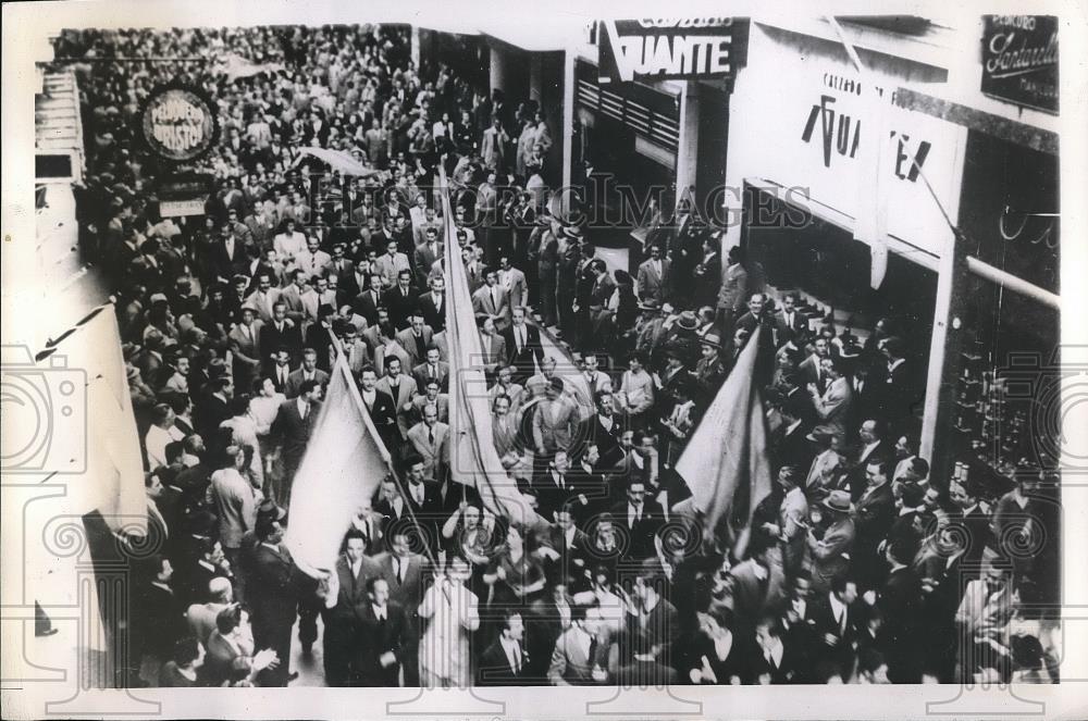 1945 Press Photo Buenes Aires Argentina Anti-Peron Demonstration - neb15271 - Historic Images
