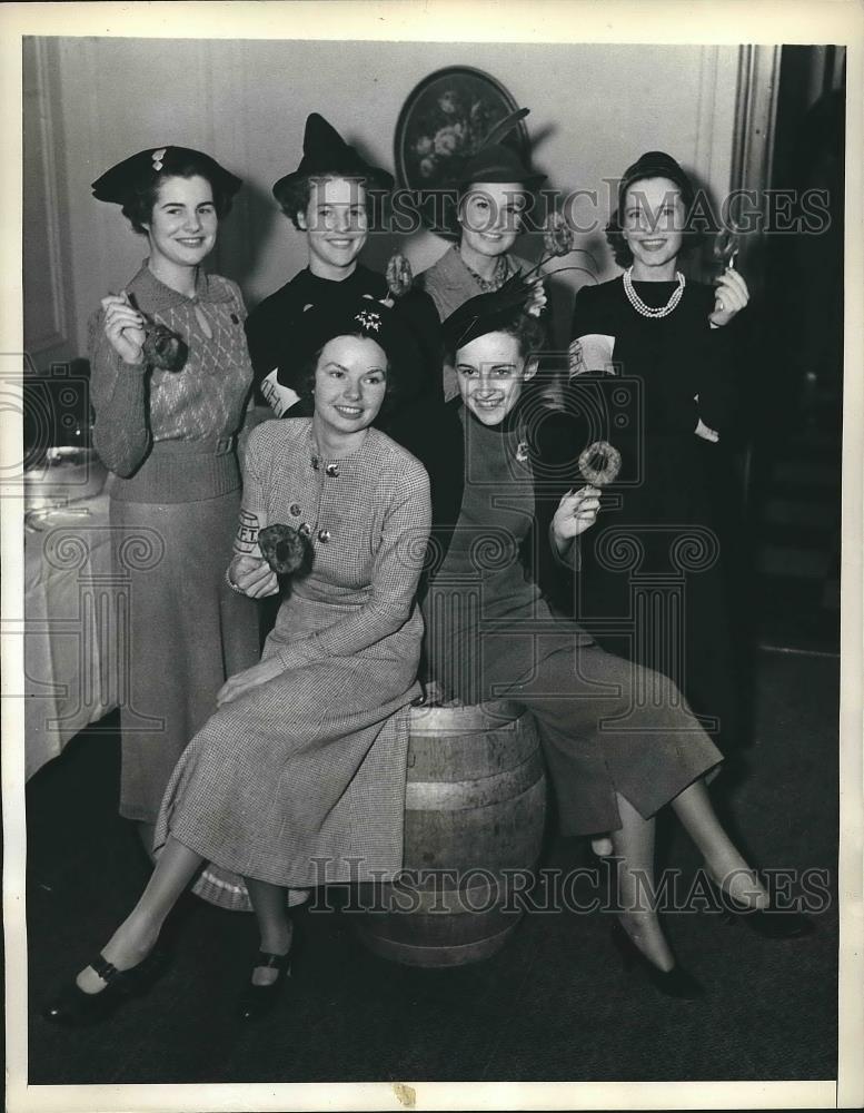 1936 Press Photo The &quot;Victims of Future Taxes&quot; of the First Voters League - Historic Images