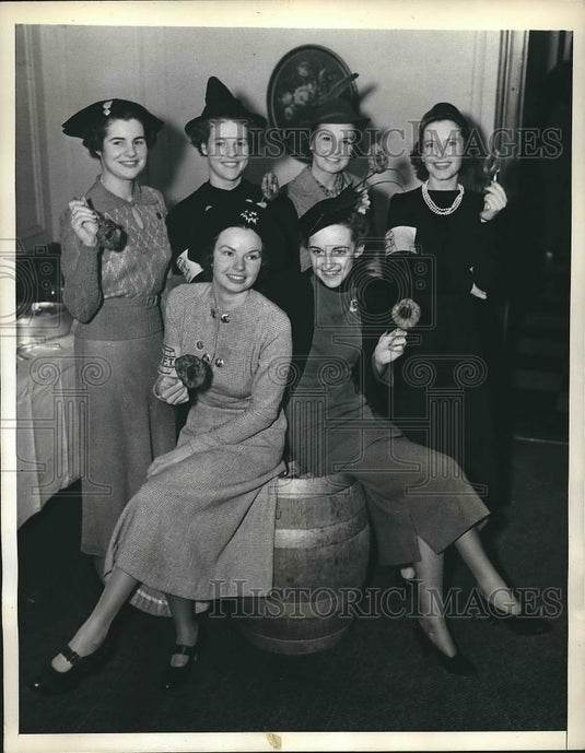 1936 Press Photo The "Victims of Future Taxes" of the First Voters League - Historic Images