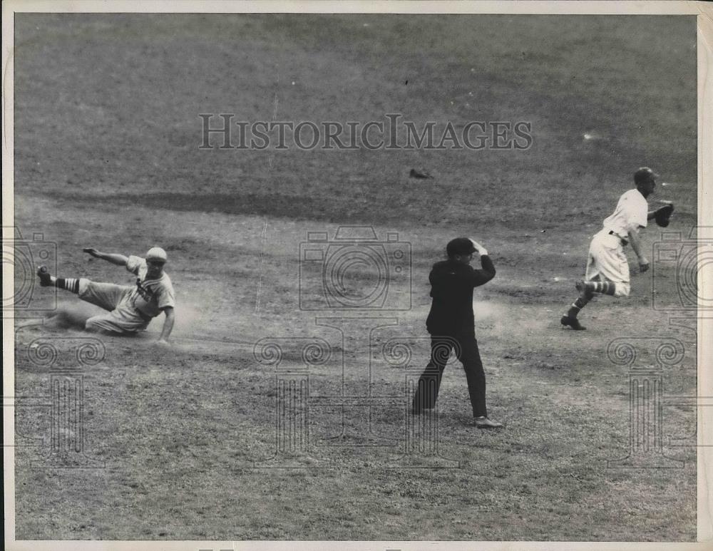 1936 Press Photo Giants and Garibaldi of St .Louis Baseball Game - Historic Images