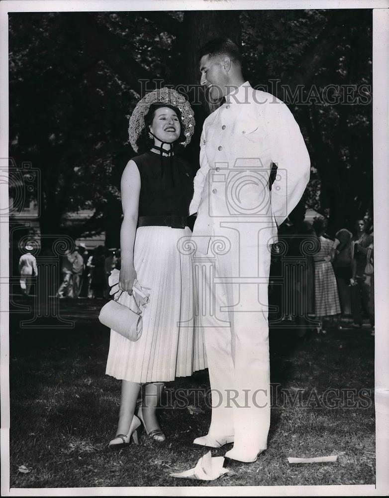 1951 Press Photo Robert Renneman after graduating Navy school will join Army - Historic Images