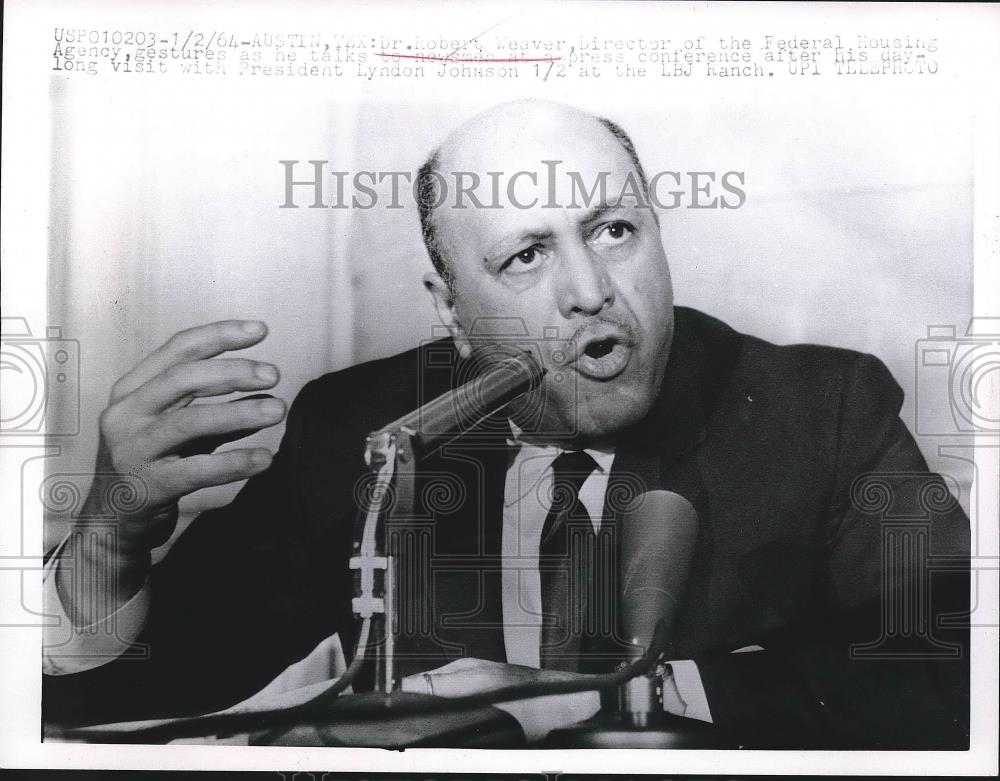 1964 Press Photo Dr. Robert Weaver, Director of Federal Housing Agency - Historic Images