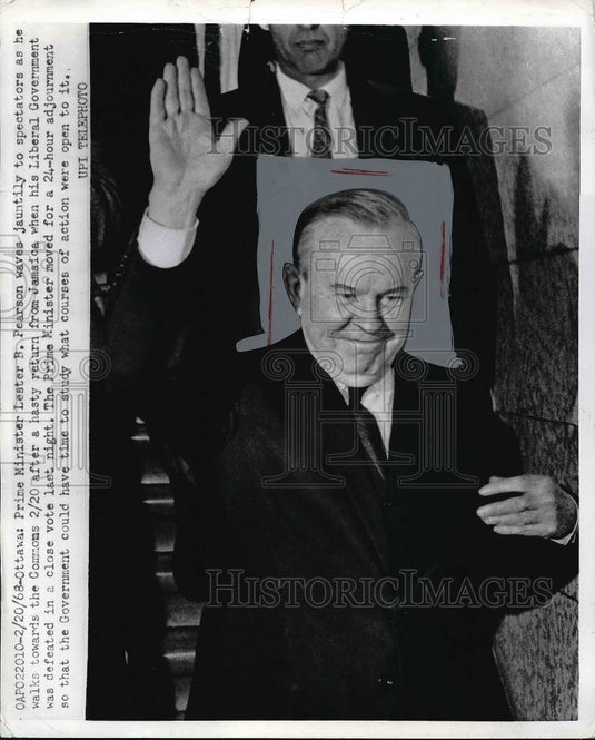 1968 Press Photo Prime Minister Lester Pearson waiving at spectators - neb19716 - Historic Images