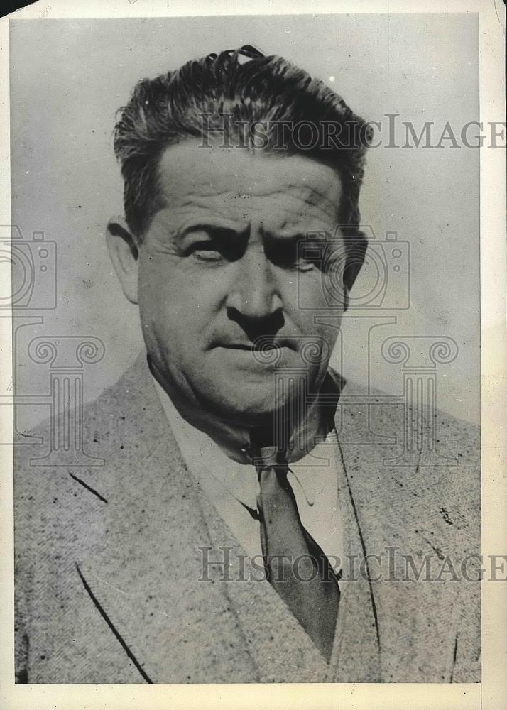 1932 Press Photo Captain J.E. Holden, Manager of Shell Oil Company - neb17726 - Historic Images