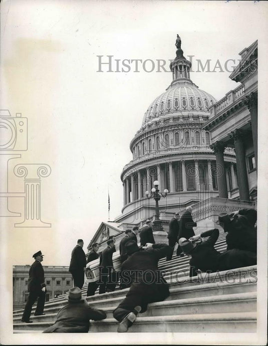 1939 Press Photo Washington D.C. Capitol Building Senator J Hamilton Lewis - Historic Images