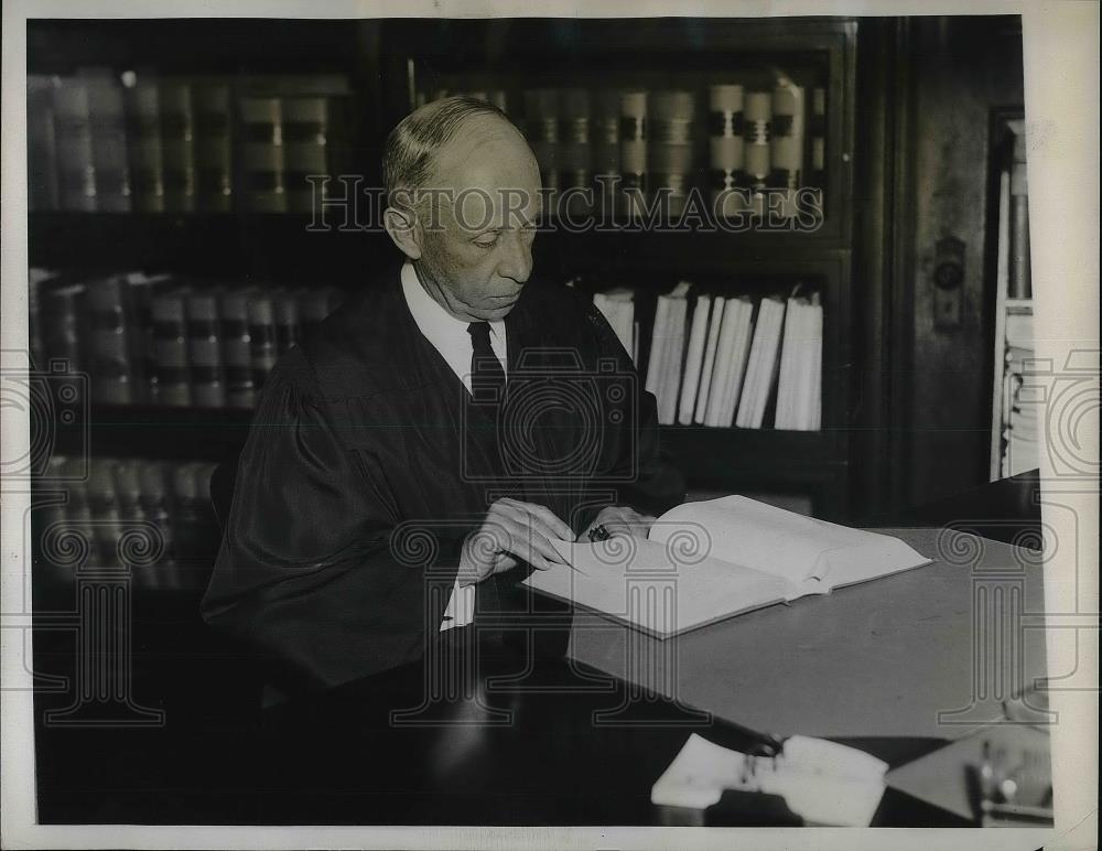 1934 Press Photo Hon. John P. Nields of Weirton Steel Co. case - Historic Images