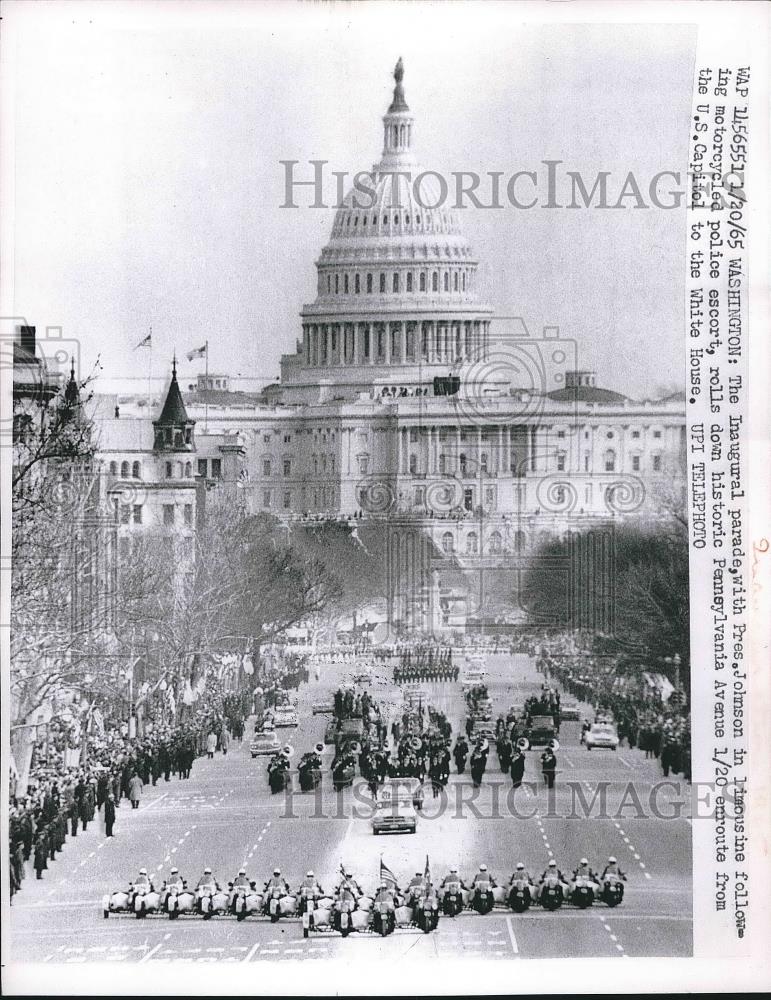 1965 Press Photo Inaugural Parade with President Johnson on Pennsylvania Avenue - Historic Images