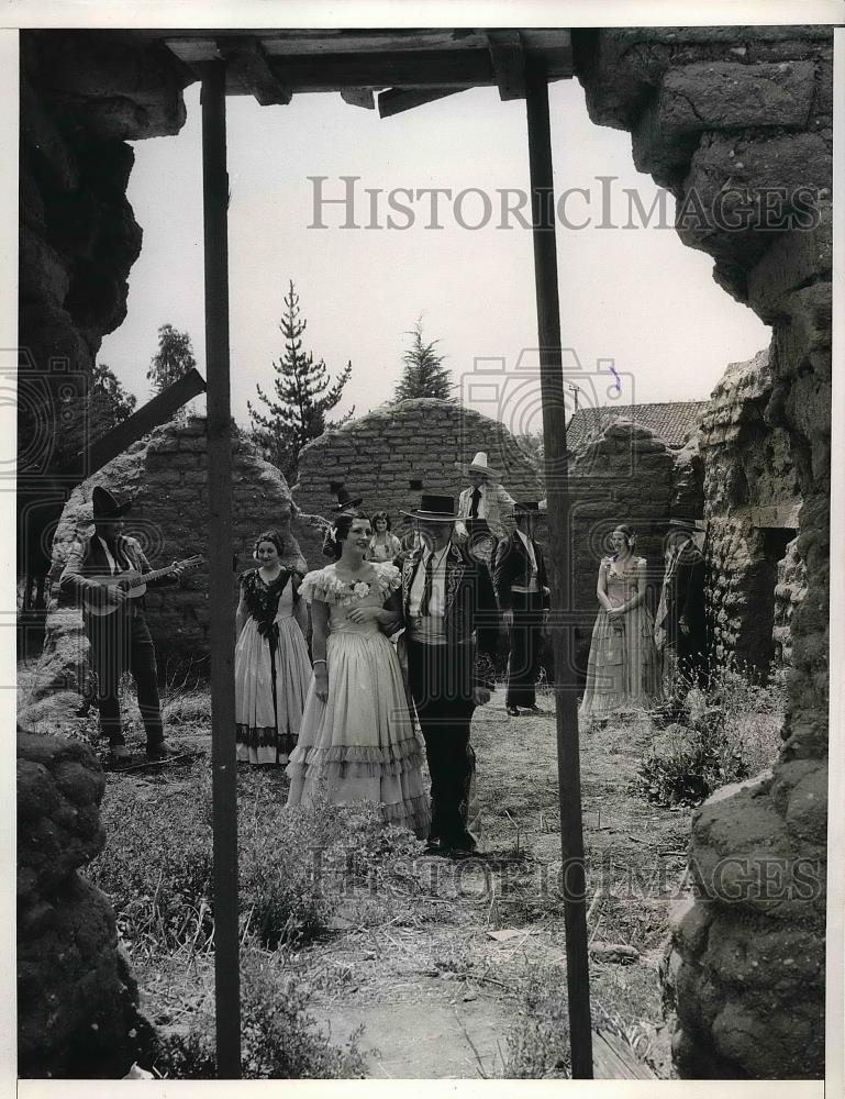 1935 Press Photo Catherine E. Flynn, R. Wilson &quot;The Prayer of the Padre&quot; - Historic Images