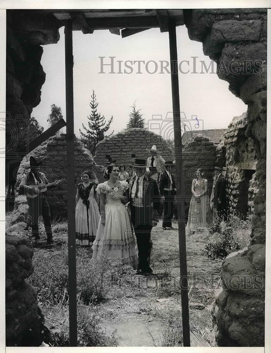 1935 Press Photo Catherine E. Flynn, R. Wilson "The Prayer of the Padre" - Historic Images