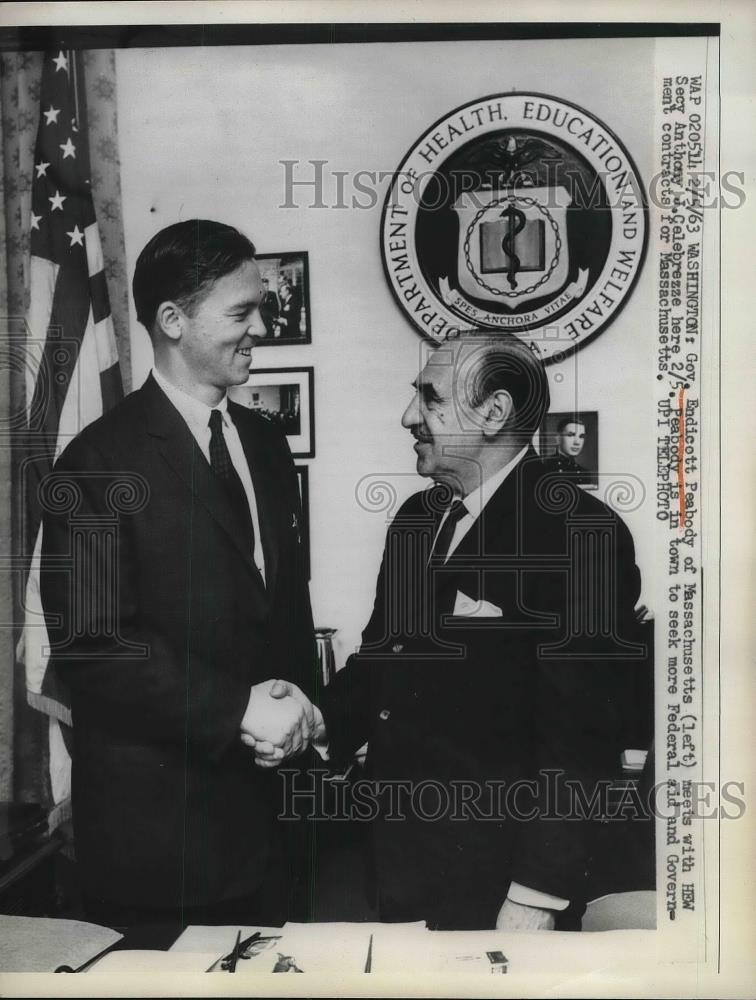 1963 Press Photo Gov. Endicott Peabody, HEW Sec. Anthony L. Celebrezze - Historic Images