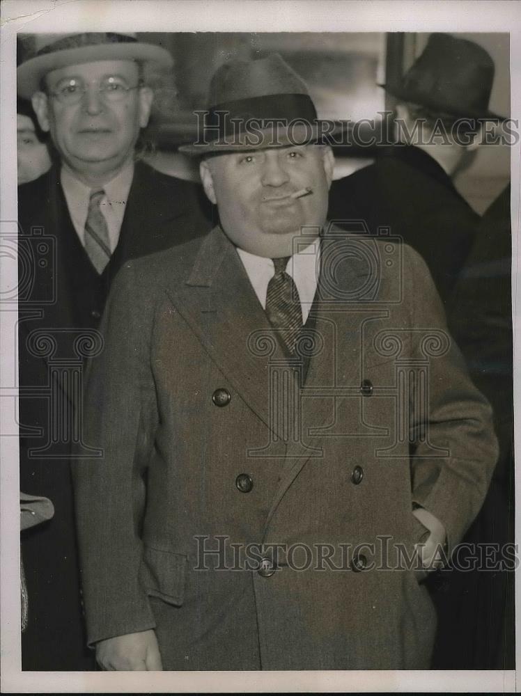 1937 Press Photo Joe Sobol awaiting outcome of trial - Historic Images