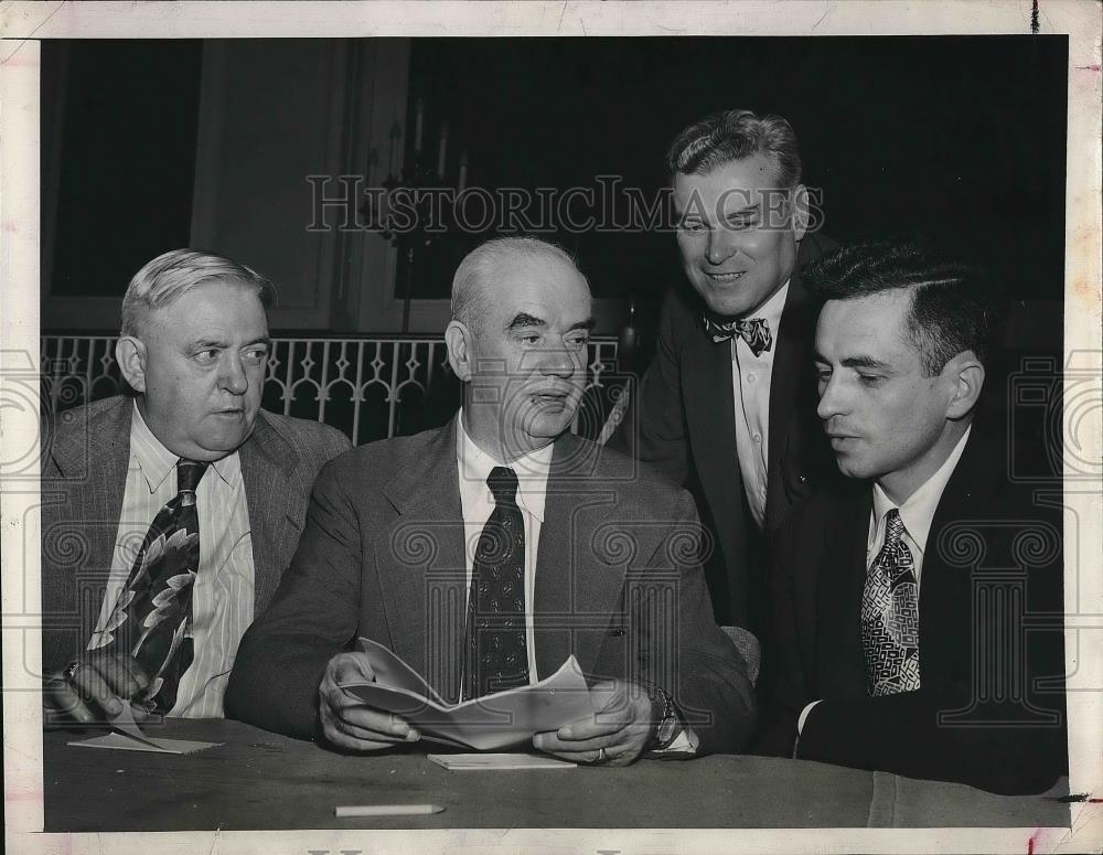 1948 Press Photo Haywood Murray McDonald Carey Executive Board Meeting - Historic Images