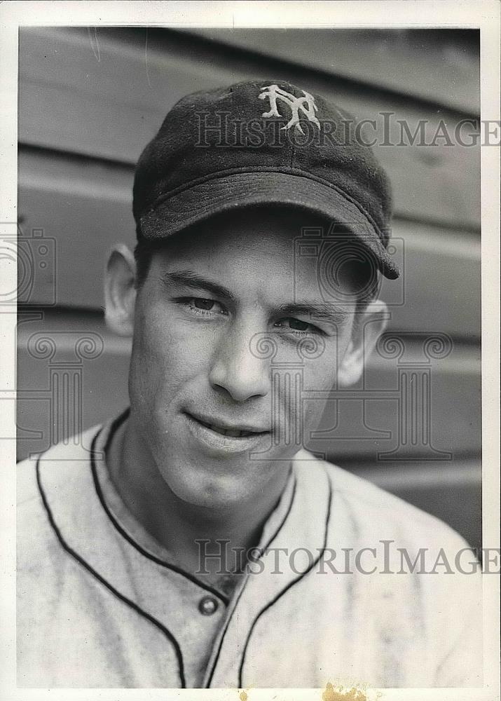 1936 Press Photo Harry Gumbert Rookie Pitcher New York Giants Spring Training - Historic Images