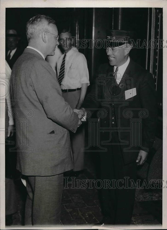 1936 Press Photo Governor Alfred M. Landon, Conductor Charles Saxon - Historic Images