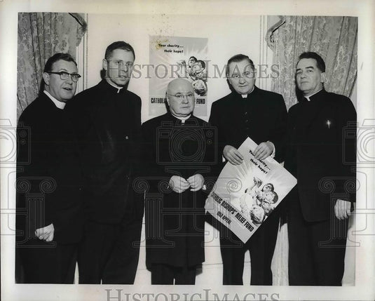1959 Press Photo Cardinal Spellman with fellow priests - Historic Images