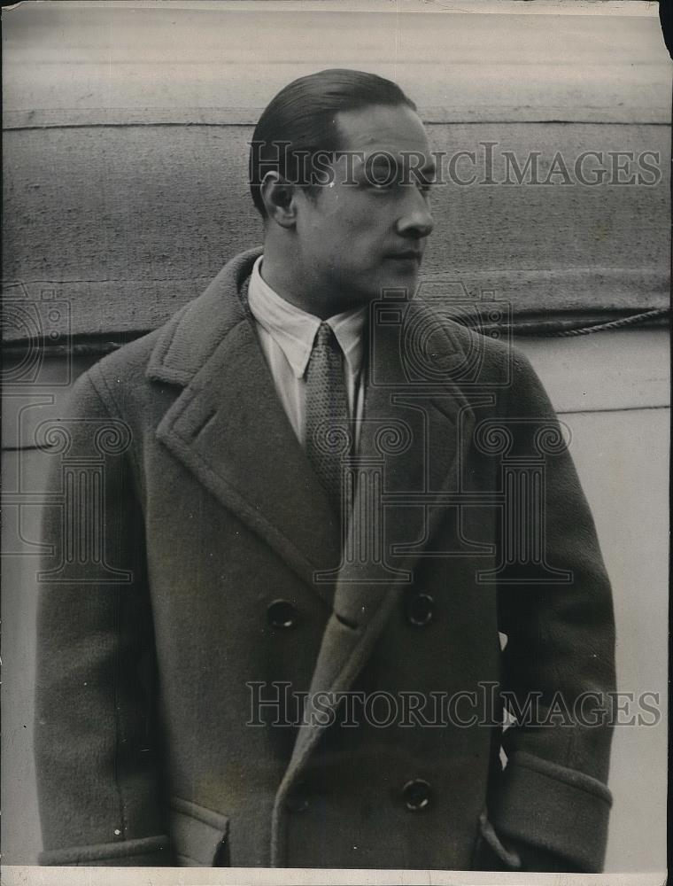 1926 Press Photo Tibor Mindezentry Austrian Nobleman Arriving On S.S. Paris - Historic Images