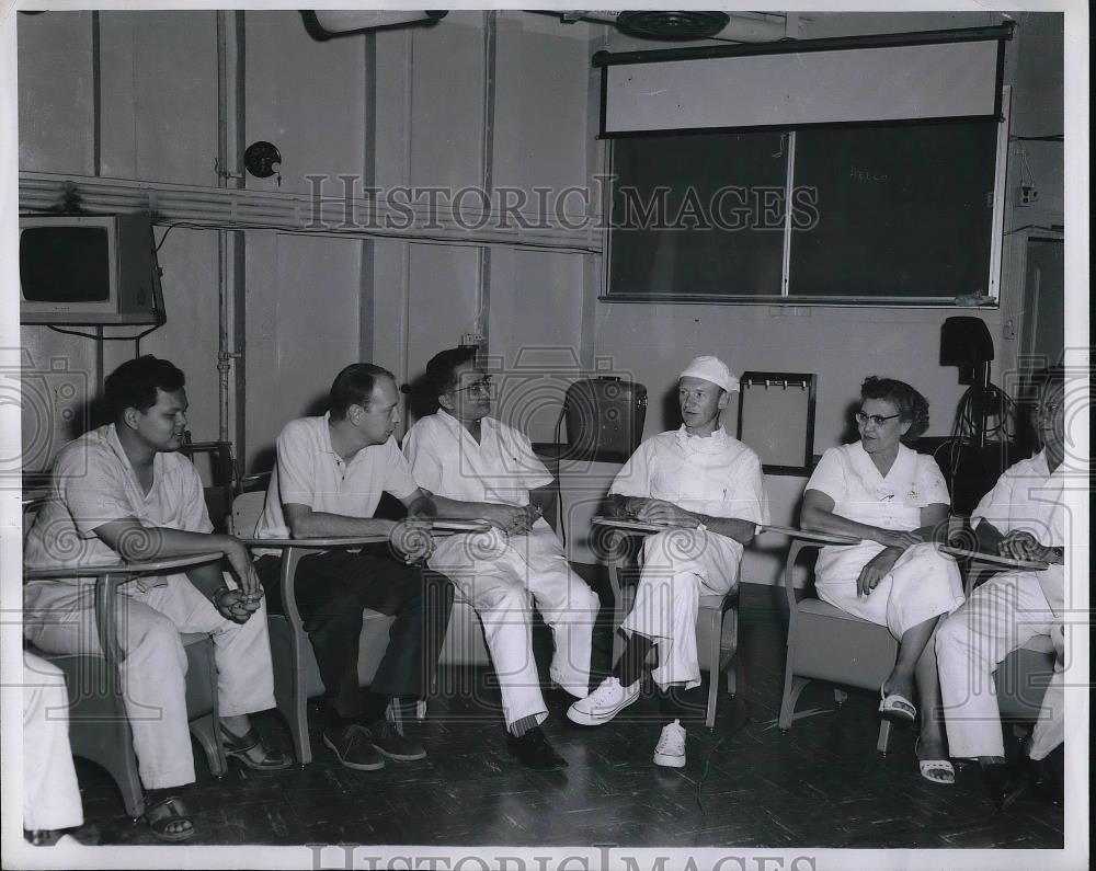 1960 Press Photo Dr. S. Suwandi And Others Confer On Board SS Hope - Historic Images