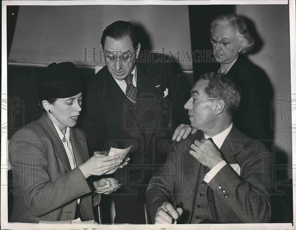 1945 Press Photo Ellen Harper, Mr. Arthur Harnett, Rep. Clyde Doyle - Historic Images