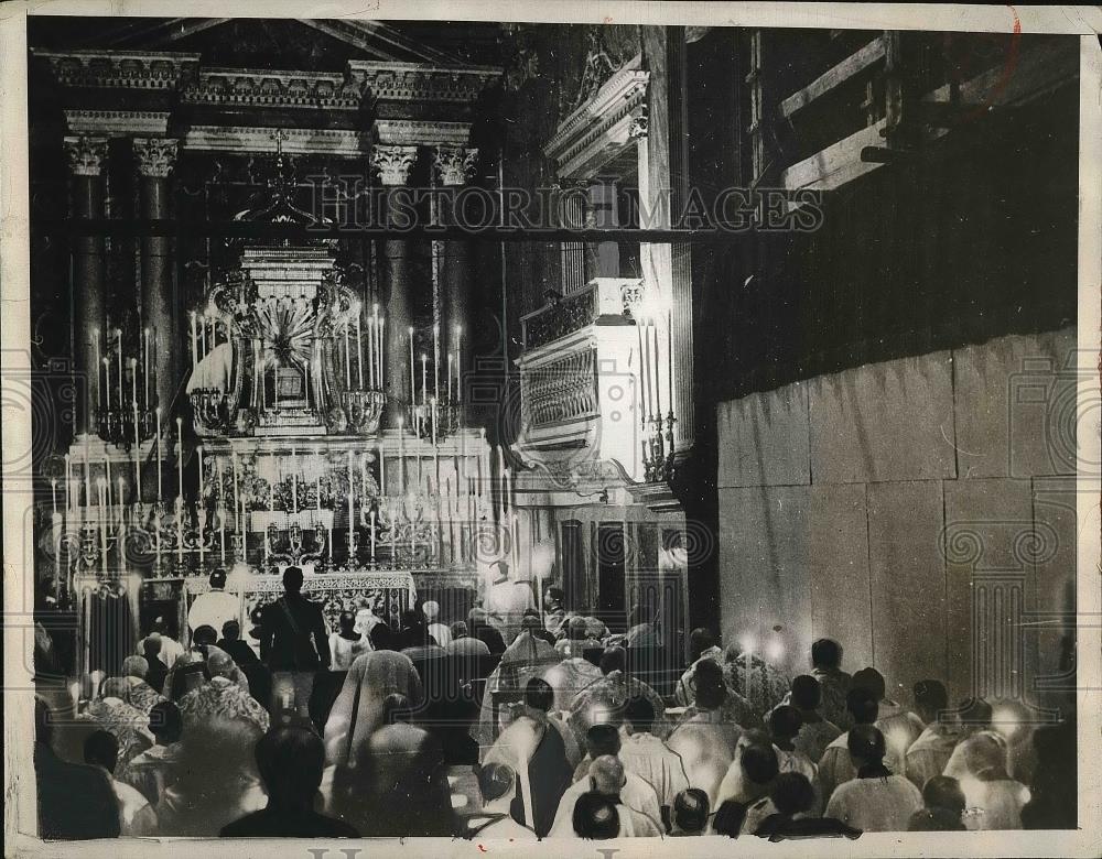 1933 Press Photo Good Friday in St. Peter&#39;s in Rome - Historic Images