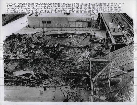 1968 Press Photo Debris from Explosion in Downtown Chicago Building - Historic Images