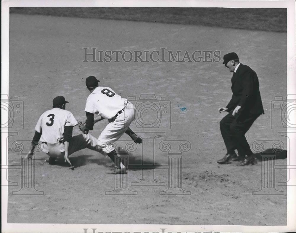 1951 Press Photo Vernon hurt on the play, Ump is Jim Duffy - Historic Images