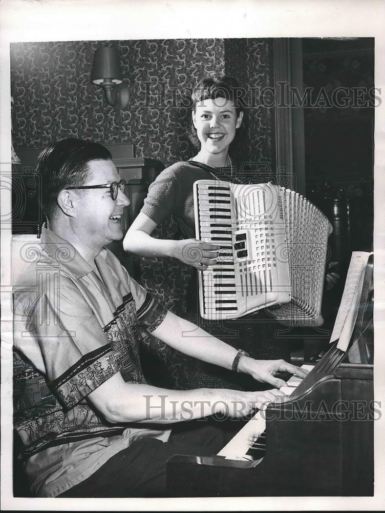 1956 Press Photo Rev. James A. Pike with Daughter Cathy, NY Cethedra of St. John - Historic Images