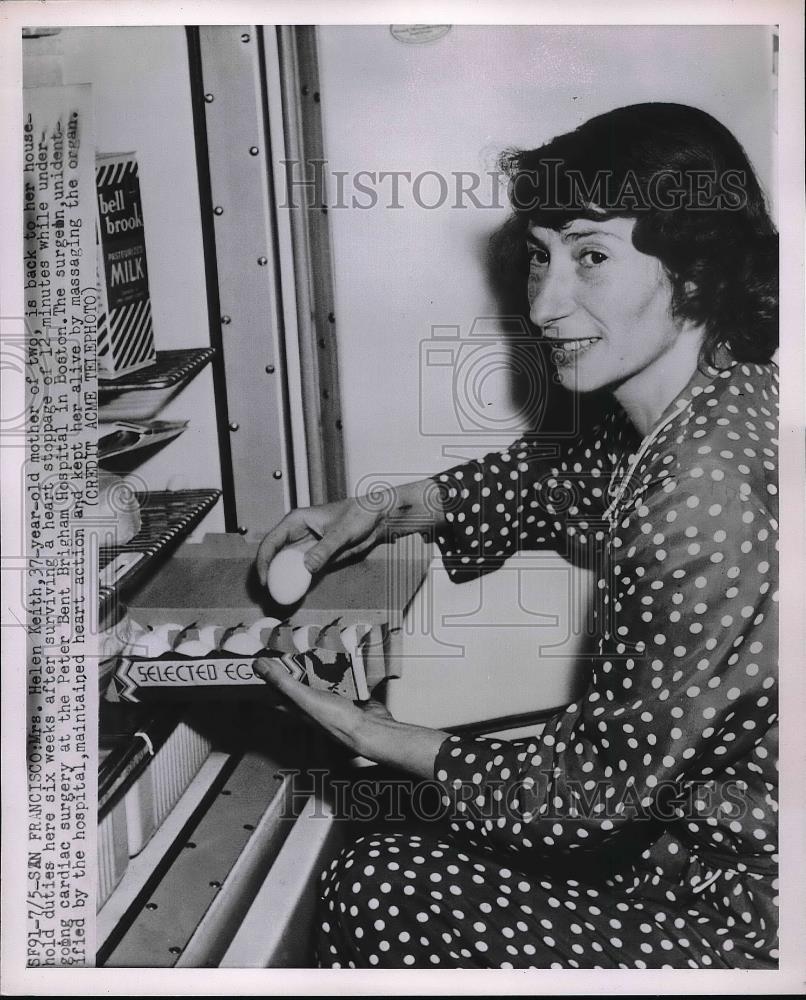 1951 Press Photo Helen Keith Back to Housework After Heart Surgery - Historic Images