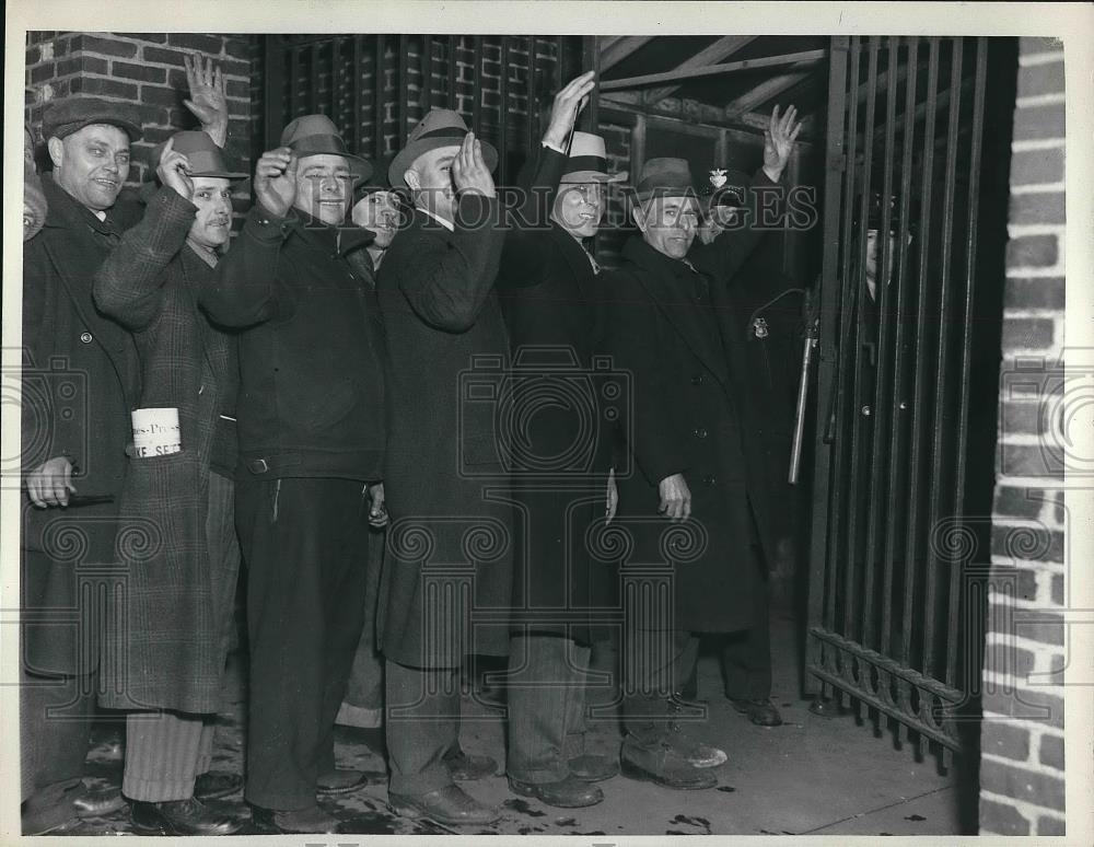 1936 Press Photo Strikers at Goodyear Gate - nea98906 - Historic Images