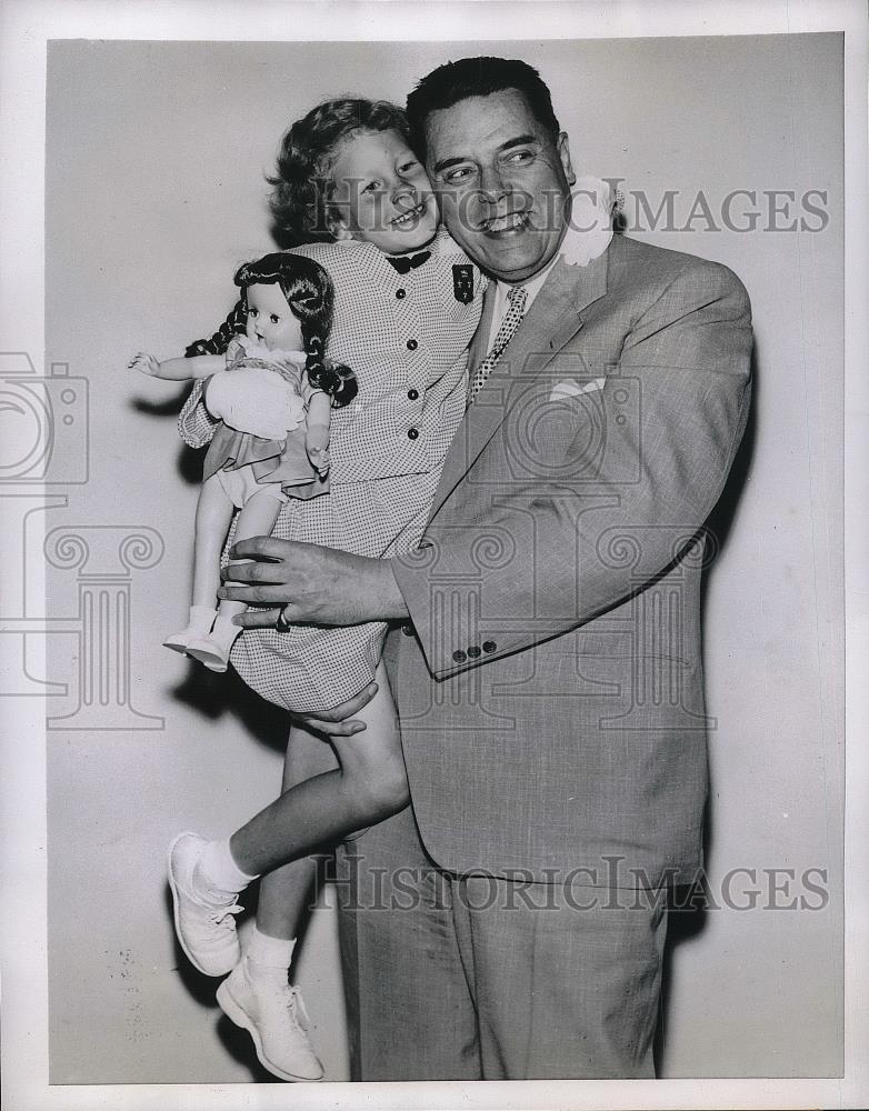 1954 Press Photo Dr. Phillip K. Hench Giving Hug To Carol Stillwell - Historic Images