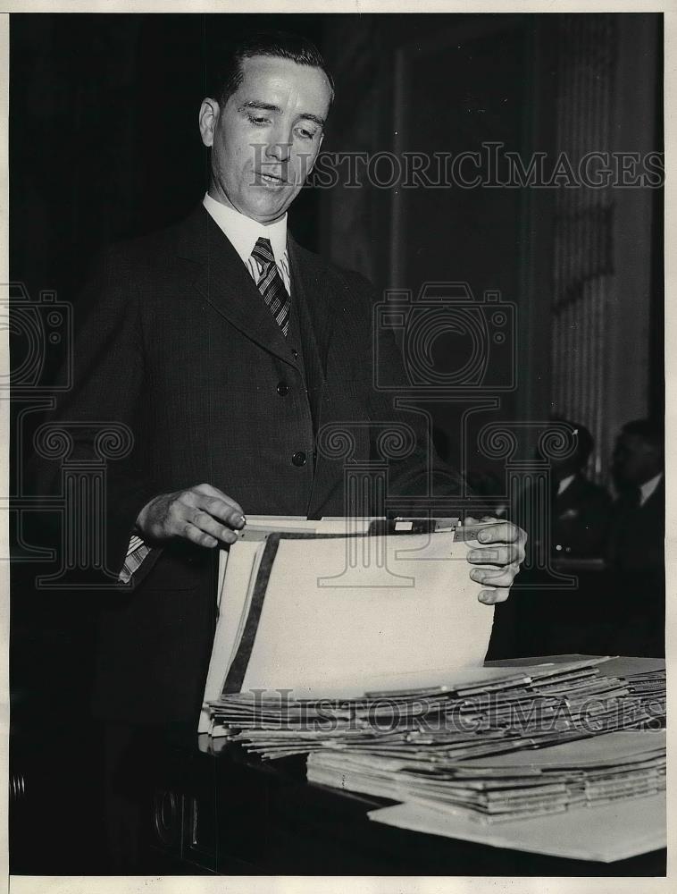 1934 Press Photo Raymond L. Johns, Post Office Clerk Disposed Of Air Mail File - Historic Images