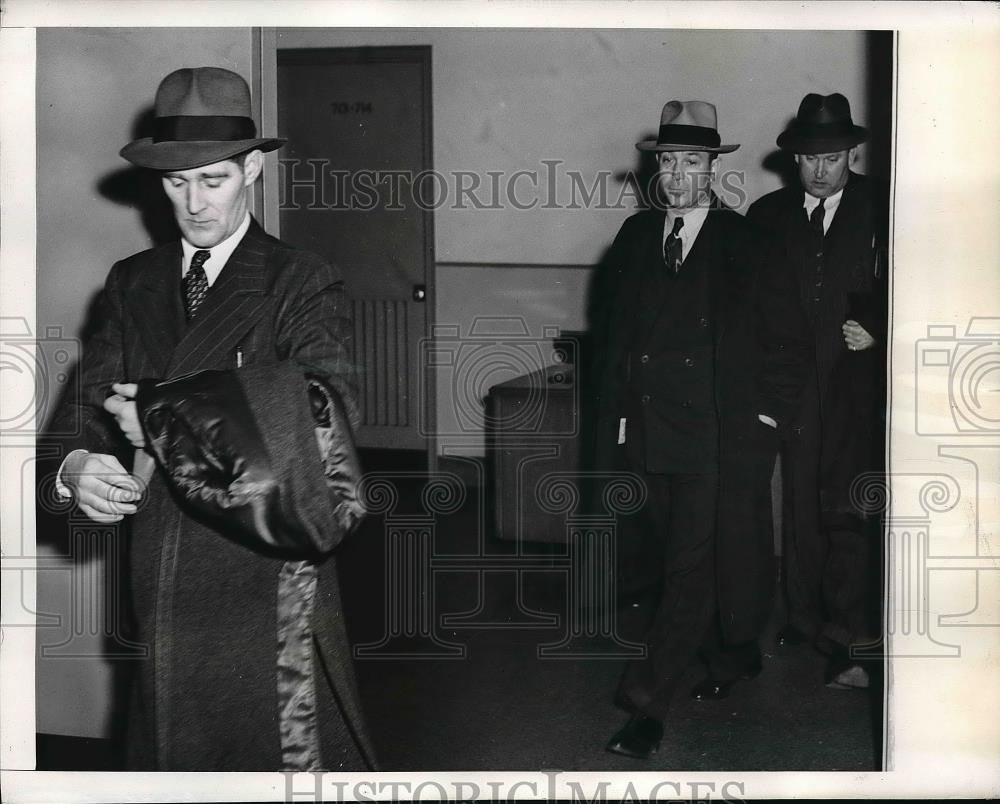 1942 Press Photo AFL Union organizers William Campbell, Fred Linser arrested - Historic Images