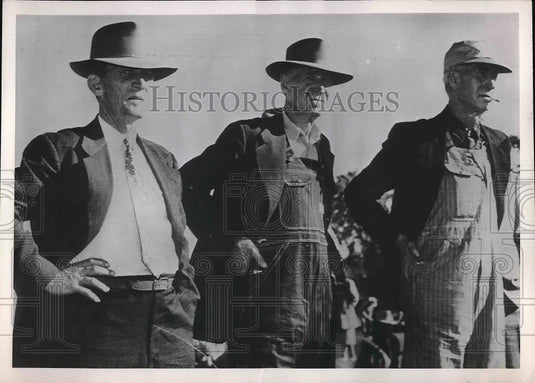 1952 Press Photo Farmers in harvest Jubilee listened to Pres.Truman & Sen.Taft. - Historic Images