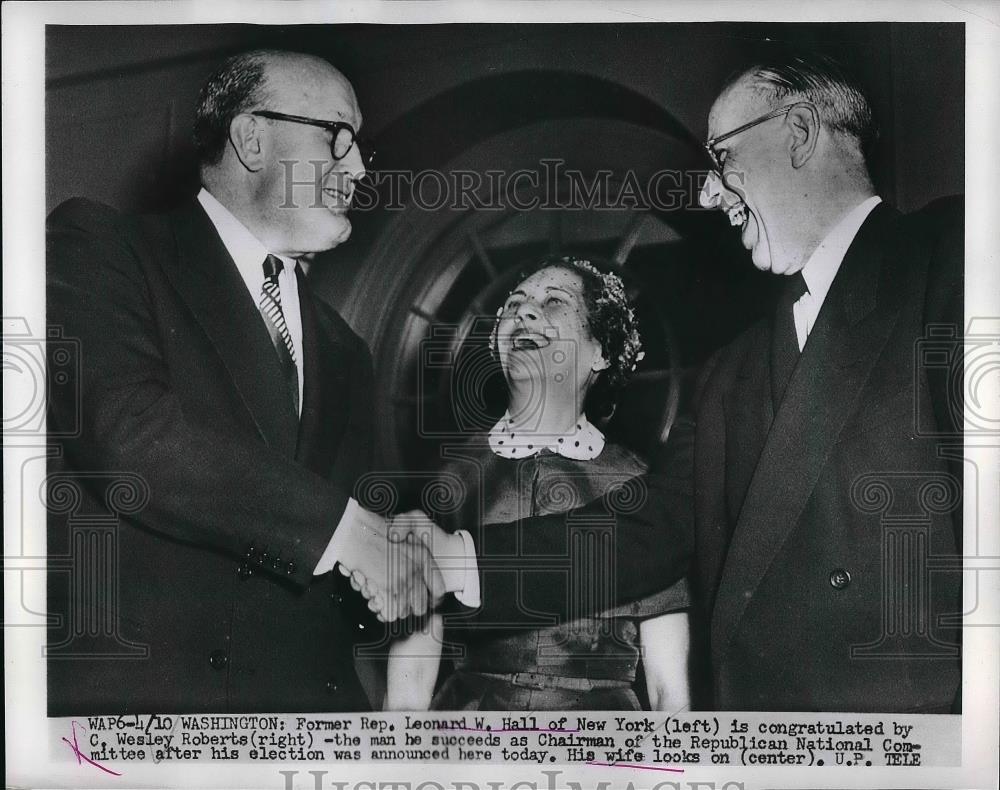 1953 Press Photo Former Rep. Leonard Hall, C. Wesley Roberts - Historic Images