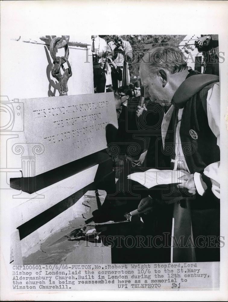 1966 Press Photo Robert Wright Stopford, Lord Bishop of London laid the - Historic Images