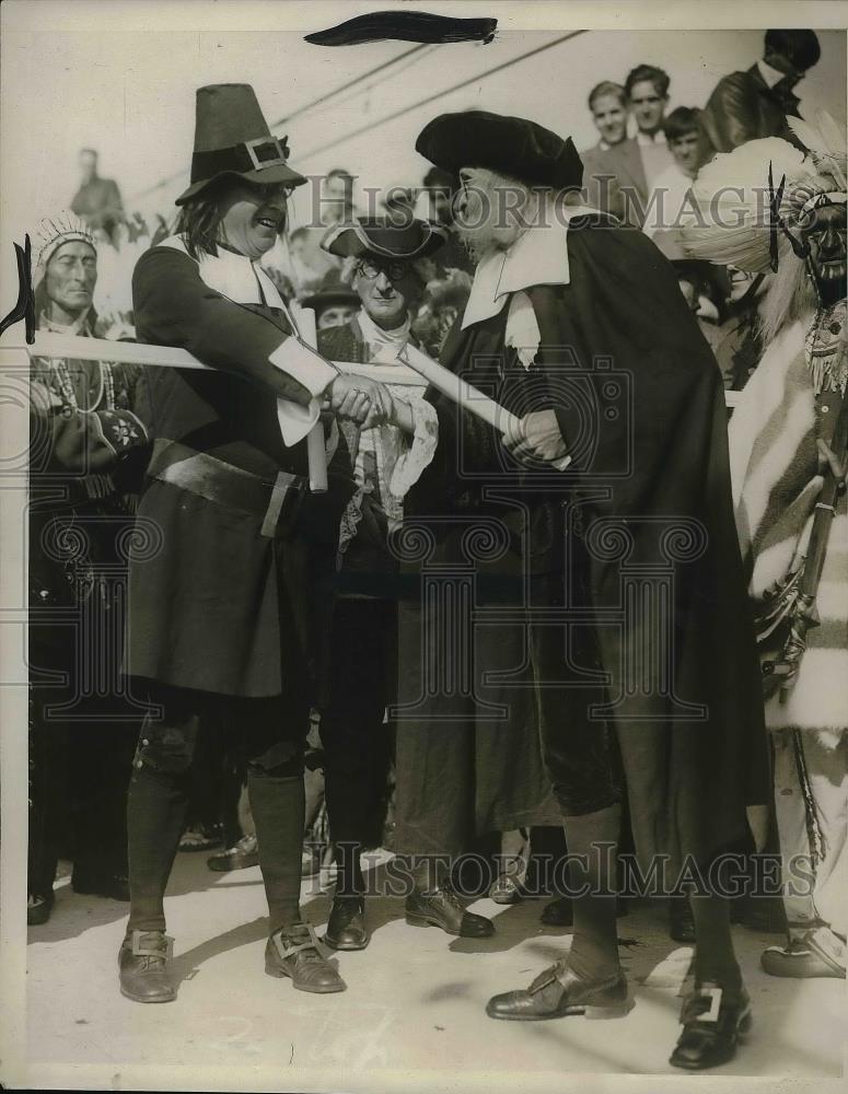 1929 Press Photo Oscar Statson with Rev. William Melson - Historic Images