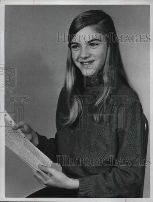 Press Photo Monica Mitchell - Historic Images