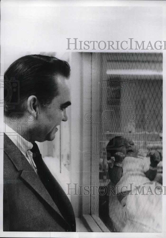 1970 Press Photo Alabama Governor George Wallace &amp; 1st Grandchild - neb23347 - Historic Images