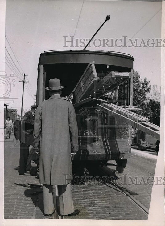 1936 Press Photo Street-car hit by a painter's truck killing one, injuring 7 - Historic Images