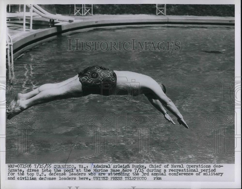 1955 Press Photo Admiral Arleigh Burke, Chief of Naval Operations Dives in Pool - Historic Images