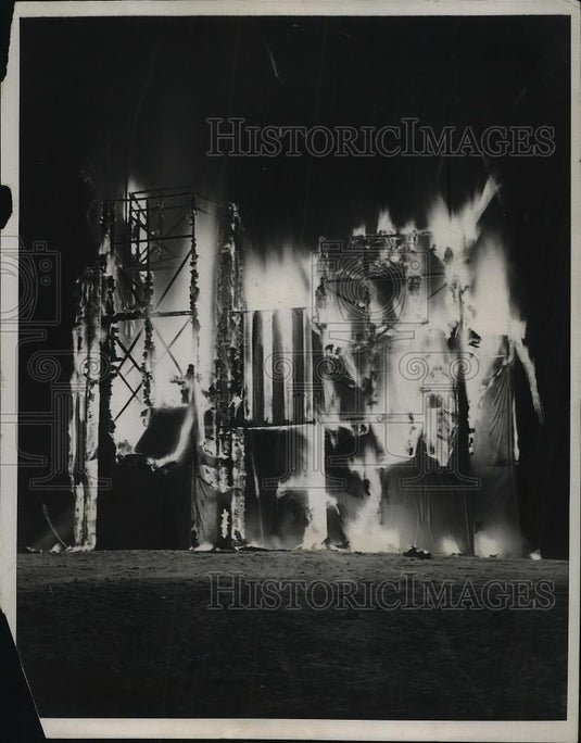 1932 Press Photo Dartmouth Winter Carnival Burning of King's Castle Coronation - Historic Images