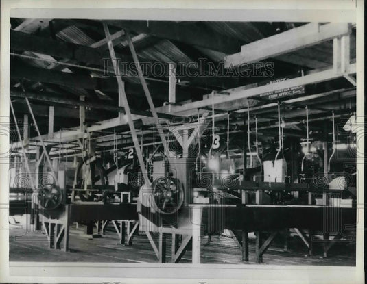 1938 Press Photo Interior vie of fish packing house - neb00350 - Historic Images