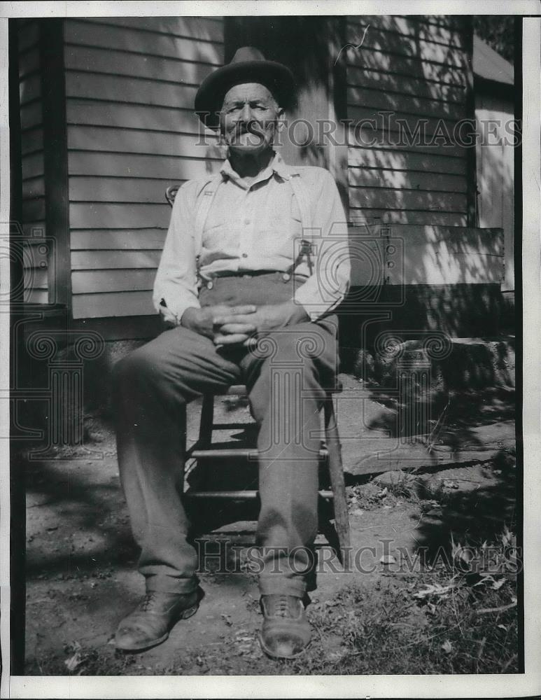 1933 Press Photo John Seivers weighed everything he ate for a whole year - Historic Images