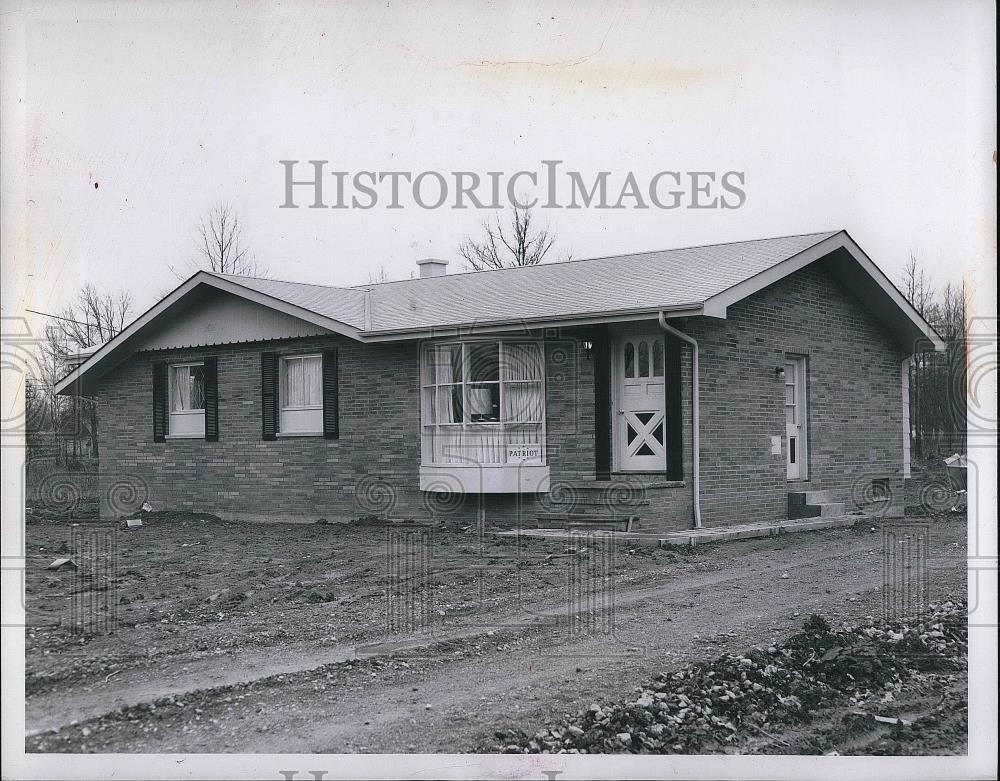 1961 Press Photo House located in Auron Lake - Historic Images