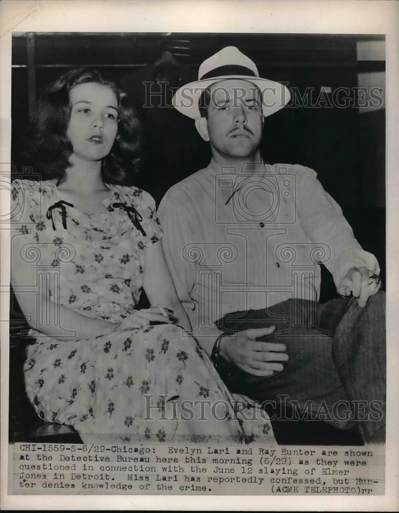 1948 Press Photo Evelyn Lari, Ray Hunter, at the Detective Bureau - neb19979 - Historic Images