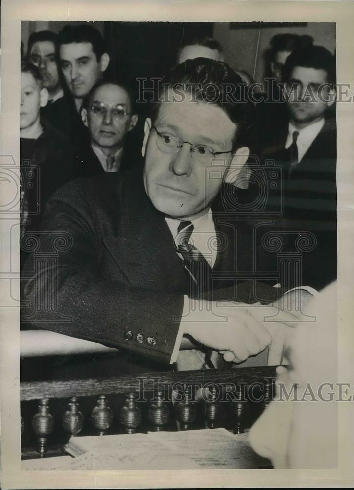 1939 Press Photo Dr. John Raftery Physician In Magistrate&#39;s Court During Trial - Historic Images