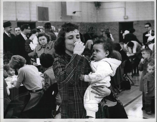 1961 Press Photo Mrs. Catherine Bigelow drinks vaccine "cocktail" - neb20619 - Historic Images