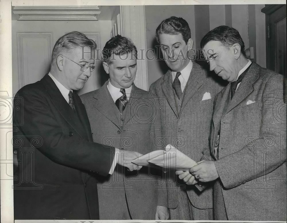 1941 Press Photo Democrats Rally Against Senate Revision Of Neutrality Act - Historic Images