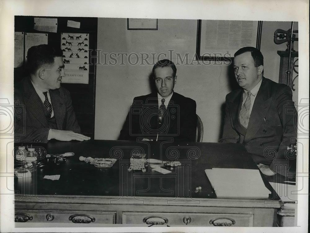 1942 Press Photo Edward LaCasse Confessing to Setting Forest Fires Connecticut - Historic Images